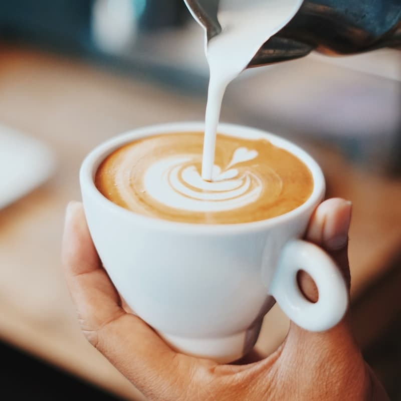 Mugicha latte